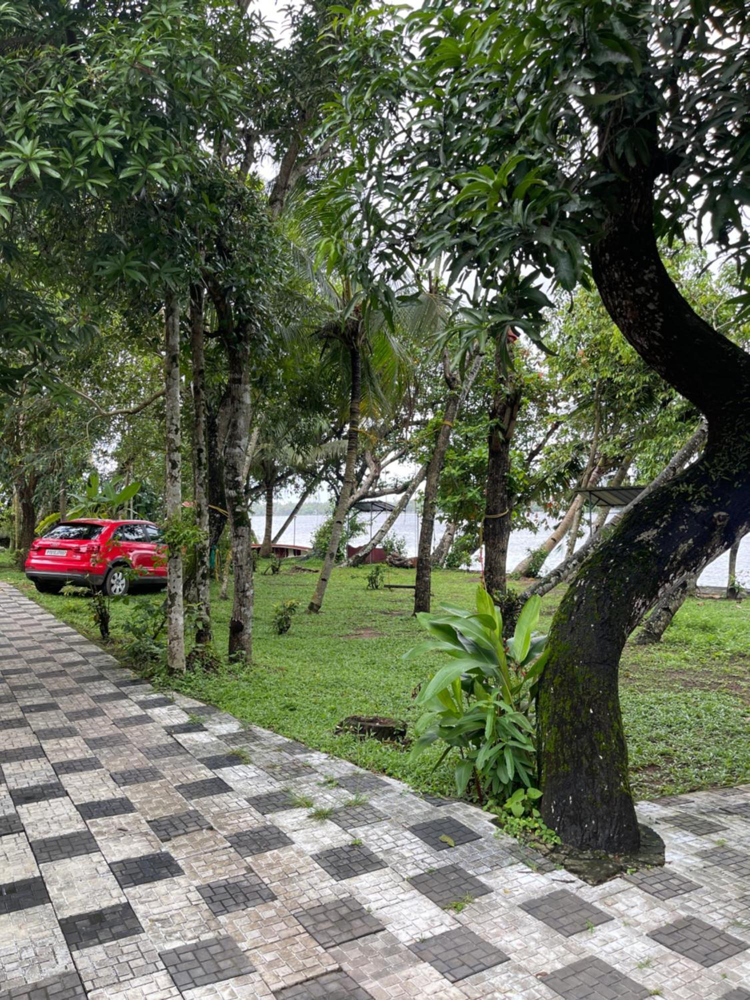 Ashtamudivillas Kollam Exterior foto